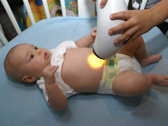 Fig. 2: Light Therapy (PVIP). The device "BIOPTRON PRO" -11cm.